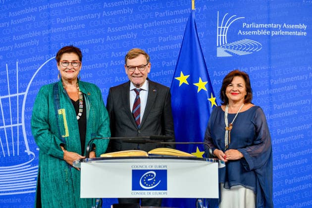 German Foreign Minister Johann Wadephul visits Council of Europe STRASBOURG, FRANCE - SEPTEMBER 29: Parliamentary Assembly of the Council of Europe (PACE) President Petra Bayr (L), German Foreign Minister Johann Wadephul (C) and PACE Secretary General Despina Chatzivassiliou (R) pose beside the guest book at the Council of Europe in Strasbourg, France on September 29, 2026. Ahmet Sel Anadolu Strasbourg France. Editorial use only. Please get in touch for any other usage.  Copyright: x2026xAnadoluxAhmetxSelx