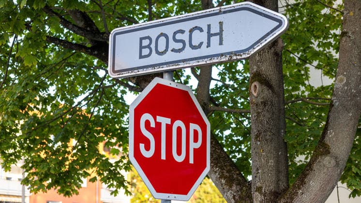 Job Cuts at Auto Parts Supplier Bosch at Its Nuremberg Site, Nuremberg, September 29, 2026 A sign reading Bosch and a stop sign mark the location of the auto supplier, which has announced massive job cuts. By the end of 2029, 900 of the approximately 1,700 jobs there are set to be eliminated, cited as being due to competitive and price pressures 20260929-286A9798-M4000