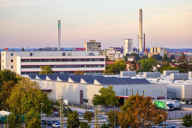 Job Cuts at Auto Parts Supplier Bosch at Its Nuremberg Site, Nuremberg, September 29, 2026 The Bosch plant features factory buildings and solar panels on the roofs. The auto parts supplier plans to cut jobs at this site. Nuremberg, Bavaria, Germany 20260929-286A9819-M4000