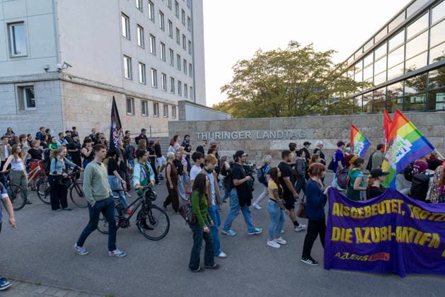 Protest Against the AfD Ban, September 29, 2026: In Erfurt, about 200 people demonstrated in support of proceedings to ban the Alternative for Germany (AfD) party. The demonstration marched from the Anger to the Thuringian State Parliament and took place one day before the parliamentary hearing on the ban proceedings. Erfurt, Thuringia, Germany 290926_ppb-519