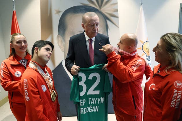 Turkish President Recep Tayyip Erdogan ANKARA, TURKIYE - SEPTEMBER 29: (----EDITORIAL USE ONLY - MANDATORY CREDIT - TURKISH PRESIDENCY MURAT KULA HANDOUT - NO MARKETING NO ADVERTISING CAMPAIGNS - DISTRIBUTED AS A SERVICE TO CLIENTS----) Turkish President Recep Tayyip Erdogan receives representatives and athletes of the Turkish Special Athletes Sports Federation at the Presidential Complex in Ankara, Turkiye on September 29, 2026. Turkish Presidency Murat Kula Handout Anadolu Ankara Turkey. Editorial use only. Please get in touch for any other usage.  Copyright: x2026xAnadoluxTurkishxPresidencyx xMuratxKulax xHandoutx