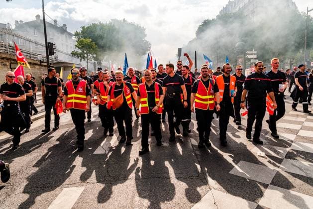 RECORD DATE NOT STATED Protest by professional firefighters in Paris Photo by Arnaud BEINAT Maxppp 2026 09 29, Paris, France National protest by professional firefighters  Copyright: xMAXPPPxArnaudxBeinatx ABE2609829-06 ABE2609829-06