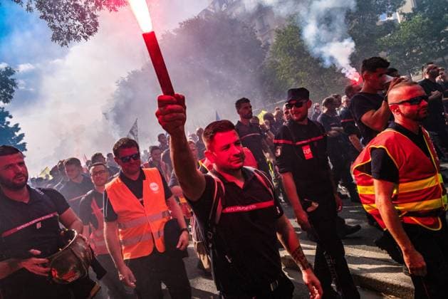 RECORD DATE NOT STATED Protest by professional firefighters in Paris Photo by Arnaud BEINAT Maxppp September 29, 2026, Paris, France National protest by professional firefighters  Copyright: xMAXPPPxArnaudxBeinatx ABE2609829-04 ABE2609829-04
