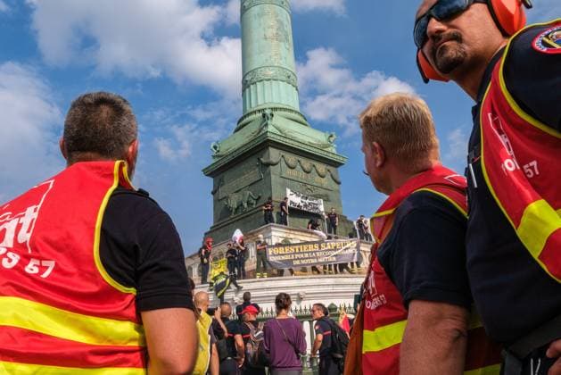 RECORD DATE NOT STATED Protest by professional firefighters in Paris Photo by Arnaud BEINAT Maxppp September 29, 2026, Paris, France National protest by professional firefighters  Copyright: xMAXPPPxArnaudxBeinatx ABE2609829-13 ABE2609829-13