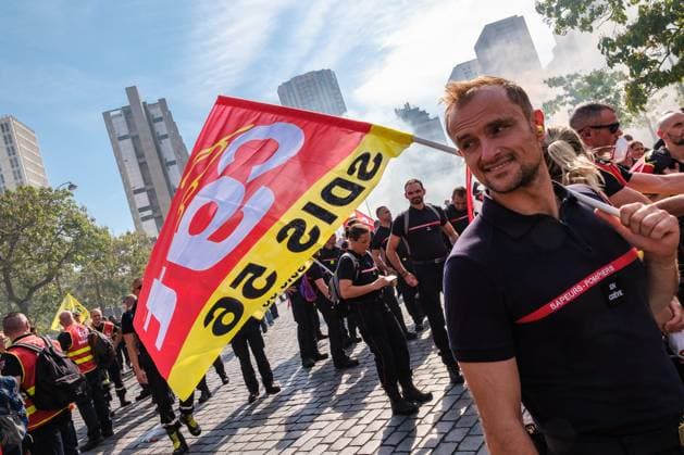 RECORD DATE NOT STATED Protest by professional firefighters in Paris Photo by Arnaud BEINAT Maxppp September 29, 2026, Paris, France National protest by professional firefighters  Copyright: xMAXPPPxArnaudxBeinatx ABE2609829-01 ABE2609829-01