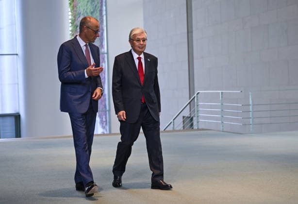 Kazakh President Kassym-Jomart Tokayev in Berlin BERLIN, GERMANY - SEPTEMBER 29: German Chancellor Friedrich Merz (L) and Kazakh President Kassym-Jomart Tokayev (R) hold a joint press conference following their meeting at the Chancellery in Berlin, Germany on September 29, 2026. Halil Sagirkaya Anadolu Berlin Germany. Editorial use only. Please get in touch for any other usage.  Copyright: x2026xAnadoluxHalilxSagirkayax