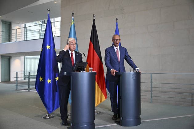 Kazakh President Kassym-Jomart Tokayev in Berlin BERLIN, GERMANY - SEPTEMBER 29: German Chancellor Friedrich Merz (R) and Kazakh President Kassym-Jomart Tokayev (L) hold a joint press conference following their meeting at the Chancellery in Berlin, Germany on September 29, 2026. Halil Sagirkaya Anadolu Berlin Germany. Editorial use only. Please get in touch for any other usage.  Copyright: x2026xAnadoluxHalilxSagirkayax