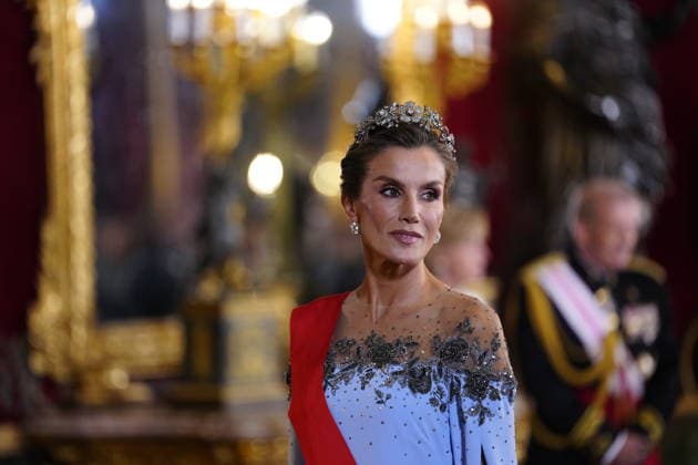 29-09-2026 Gala Queen Letizia and Brigitte Macron pose before the galadinner at the royal palace in Madrid on the 1st day of the 2 day statevisit to Spain. No Spain Â  Copyright: xPPEx