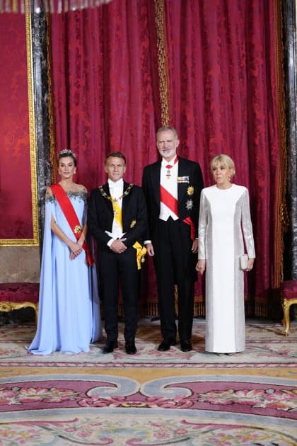 29-09-2026 Gala Queen Letizia and King Felipe with Emmanuel Macron and Brigitte Macron pose before the galadinner at the royal palace in Madrid on the 1st day of the 2 day statevisit to Spain. No Spain Â  Copyright: xPPEx