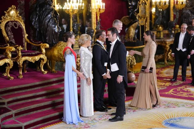 29-09-2026 Gala Queen Letizia and King Felipe with Emmanuel Macron and Brigitte Macron pose before the galadinner at the royal palace in Madrid on the 1st day of the 2 day statevisit to Spain. No Spain Â  Copyright: xPPEx