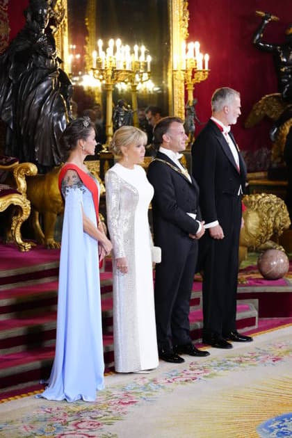 29-09-2026 Gala Queen Letizia and King Felipe with Emmanuel Macron and Brigitte Macron pose before the galadinner at the royal palace in Madrid on the 1st day of the 2 day statevisit to Spain. No Spain Â  Copyright: xPPEx