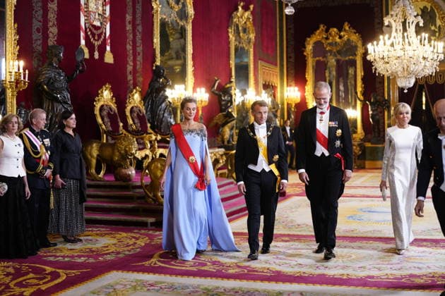 29-09-2026 Gala Queen Letizia and King Felipe with Emmanuel Macron and Brigitte Macron pose before the galadinner at the royal palace in Madrid on the 1st day of the 2 day statevisit to Spain. No Spain Â  Copyright: xPPEx