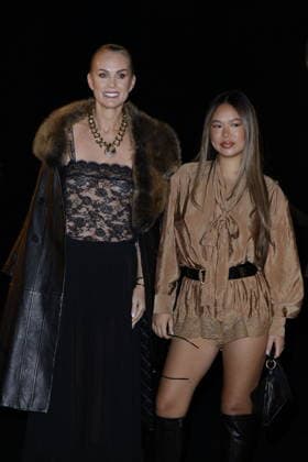 Laeticia Hallyday and her daughter Joy at the photocall for the Saint Laurent Women’s Ready-to-Wear Spring Summer 2027 show during Paris Fashion Week (PFW) at the Fontaine du Trocadéro in Paris, France, on September 29, 2026 Olivier Borde Bestimage Laeticia Hallyday and her daughter Joy at the photocall for the Saint Laurent Women’s Ready-to-Wear Spring Summer 2027 show during Paris Fashion Week (PFW) at the Trocadéro Fountain in Paris, France, on September 29, 2026 Paris, France  Copyright: xOLIVIERxBORDEx xBESTIMAGExOLIVIERxBORDEx xBESTIMAGEx