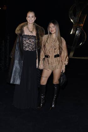 Laeticia Hallyday and her daughter Joy at the photocall for the Saint Laurent Women’s Ready-to-Wear Spring Summer 2027 show during Paris Fashion Week (PFW) at the Fontaine du Trocadéro in Paris, France, on September 29, 2026 Olivier Borde Bestimage Laeticia Hallyday and her daughter Joy at the photocall for the Saint Laurent Women’s Ready-to-Wear Spring Summer 2027 show during Paris Fashion Week (PFW) at the Trocadéro Fountain in Paris, France, on September 29, 2026 Paris, France  Copyright: xOLIVIERxBORDEx xBESTIMAGExOLIVIERxBORDEx xBESTIMAGEx