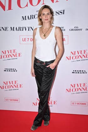 Preview of the film NI VUE, NI CONNUE in Paris FA Ana Girardot poses for a photo-call for the film NI VUE, NI CONNUE at the Pathe Palace Cinema in Paris, on September 29, 2026. Photo by Firas Abdullah ABACAPRESS.COM Paris Ile-de-France France  Copyright: xAbdullahxFiras ABACAx
