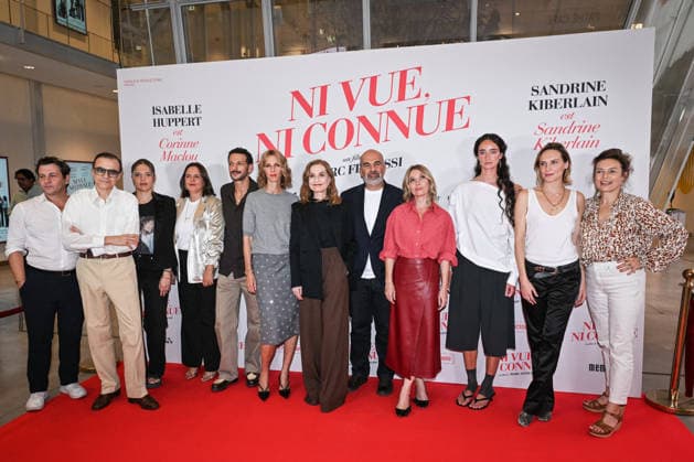 Preview of the film NI VUE, NI CONNUE in Paris FA Sandrine Kiberlain, Isabelle Huppert, Marc Fitoussi and Anne Marivin pose with the crew for a photo-call for the film NI VUE, NI CONNUE at the Pathe Palace Cinema in Paris, on September 29, 2026. Photo by Firas Abdullah ABACAPRESS.COM Paris Ile-de-France France  Copyright: xAbdullahxFiras ABACAx