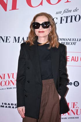 Preview of the film NI VUE, NI CONNUE in Paris FA Isabelle Huppert poses for a photo-call for the film NI VUE, NI CONNUE at the Pathe Palace Cinema in Paris, on September 29, 2026. Photo by Firas Abdullah ABACAPRESS.COM Paris Ile-de-France France  Copyright: xAbdullahxFiras ABACAx