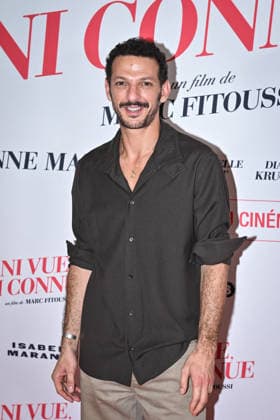 Preview of the film NI VUE, NI CONNUE in Paris FA Vincent Dedienne poses for a photo-call for the film NI VUE, NI CONNUE at the Pathe Palace Cinema in Paris, on September 29, 2026. Photo by Firas Abdullah ABACAPRESS.COM Paris Ile-de-France France  Copyright: xAbdullahxFiras ABACAx