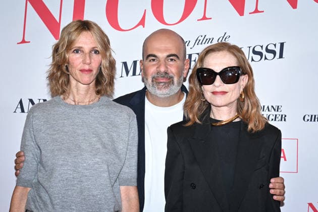 Preview of the film NI VUE, NI CONNUE in Paris FA Sandrine Kiberlain, Marc Fitoussi and Isabelle Huppert pose for a photo-call for the film NI VUE, NI CONNUE at the Pathe Palace Cinema in Paris, on September 29, 2026. Photo by Firas Abdullah ABACAPRESS.COM Paris Ile-de-France France  Copyright: xAbdullahxFiras ABACAx