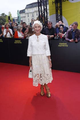 Helen Mirren upon her arrival for the ceremony honoring her with the Douglas Sirk Award on September 29, 2026, at Cinemaxx Dammtor as part of the 34th Hamburg Film Festival. Helen Mirren attends the ceremony honoring her with the Douglas Sirk Award at Cinemaxx Dammtor on September 29, 2026 in Hamburg, Germany. Douglas Sirk Award for Helen Mirren at the 34th Hamburg Film Festival