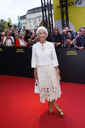 Helen Mirren upon her arrival for the ceremony honoring her with the Douglas Sirk Award on September 29, 2026, at Cinemaxx Dammtor as part of the 34th Hamburg Film Festival. Helen Mirren attends the ceremony honoring her with the Douglas Sirk Award at Cinemaxx Dammtor on September 29, 2026 in Hamburg, Germany. Douglas Sirk Award for Helen Mirren at the 34th Hamburg Film Festival