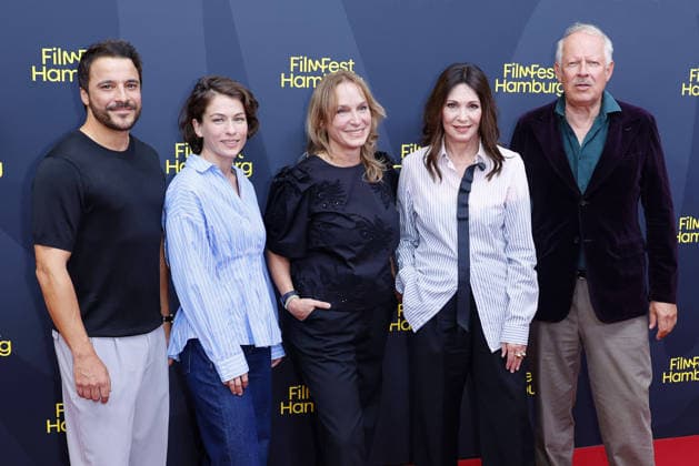 Kostja Ullmann, Henriette Confurius, director Mirjam Unger, Iris Berben, and Axel Milberg at the ZDF premiere photocall for *Die dritte Hochzeit* on September 29, 2026, at Cinemaxx as part of the 34th Film Festival in Hamburg. Kostja Ullmann, Henriette