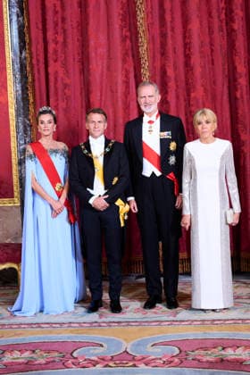 29-09-2026 Gala Queen Letizia and King Felipe with Emmanuel Macron and Brigitte Macron pose before the galadinner at the royal palace in Madrid on the 1st day of the 2 day statevisit to Spain. No Spain Â  Copyright: xPPEx