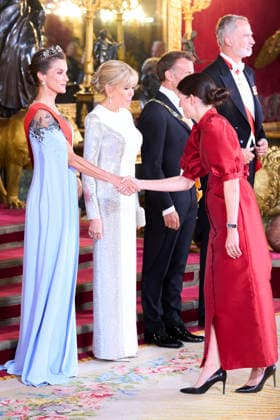 29-09-2026 Gala Queen Letizia and King Felipe with Emmanuel Macron and Brigitte Macron pose before the galadinner at the royal palace in Madrid on the 1st day of the 2 day statevisit to Spain. No Spain Â  Copyright: xPPEx