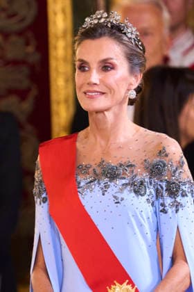 29-09-2026 Gala Queen Letizia pose before the galadinner at the royal palace in Madrid on the 1st day of the 2 day statevisit to Spain. No Spain Â  Copyright: xPPEx