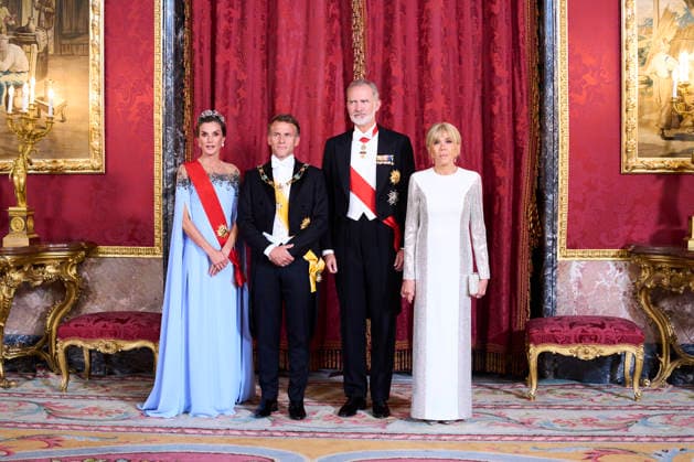 29-09-2026 Gala Queen Letizia and King Felipe with Emmanuel Macron and Brigitte Macron pose before the galadinner at the royal palace in Madrid on the 1st day of the 2 day statevisit to Spain. No Spain Â  Copyright: xPPEx