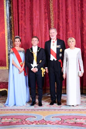 29-09-2026 Gala Queen Letizia and King Felipe with Emmanuel Macron and Brigitte Macron pose before the galadinner at the royal palace in Madrid on the 1st day of the 2 day statevisit to Spain. No Spain Â  Copyright: xPPEx