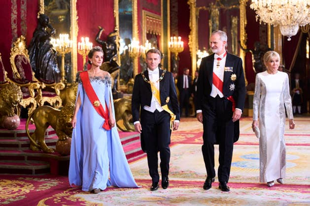 29-09-2026 Gala Queen Letizia and King Felipe with Emmanuel Macron and Brigitte Macron pose before the galadinner at the royal palace in Madrid on the 1st day of the 2 day statevisit to Spain. No Spain Â  Copyright: xPPEx