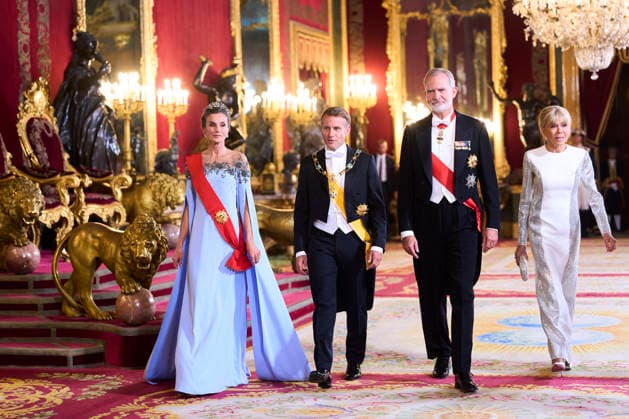 29-09-2026 Gala Queen Letizia and King Felipe with Emmanuel Macron and Brigitte Macron pose before the galadinner at the royal palace in Madrid on the 1st day of the 2 day statevisit to Spain. No Spain Â  Copyright: xPPEx