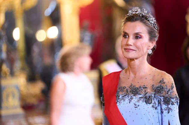 29-09-2026 Gala Queen Letizia pose before the galadinner at the royal palace in Madrid on the 1st day of the 2 day statevisit to Spain. No Spain Â  Copyright: xPPEx