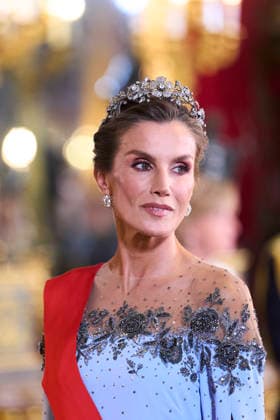 29-09-2026 Gala Queen Letizia pose before the galadinner at the royal palace in Madrid on the 1st day of the 2 day statevisit to Spain. No Spain Â  Copyright: xPPEx