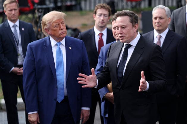 Trump Hosts Super Intelligence Meeting at White House WASHINGTON, DC - SEPT. 29: Tesla, X and SpaceX CEO Elon Musk speaks to reporters as US President Donald Trump looks on outside the White House on Tuesday, Sept. 29, 2026 in Washington, D.C. Trump held a meeting on super intelligence earlier with tech CEOs in the East Room. (Photo by Tierney L. Cross Pool For The Washington Post) Washington DC United States  Copyright: xPool ABACAx