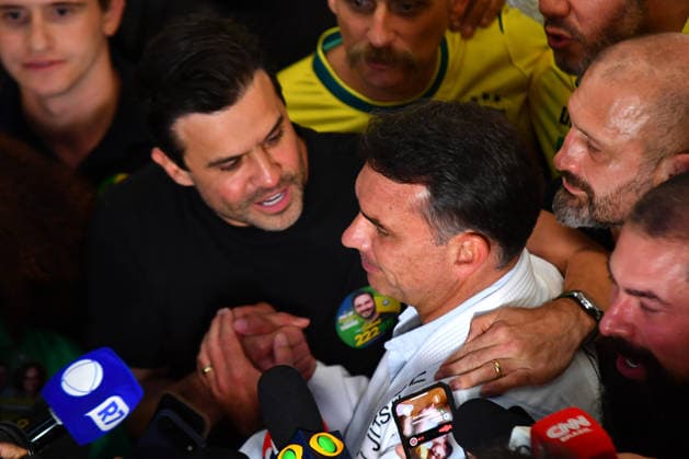 SaO PAULO, SP - 29.09.2026: FLaVIO BOLSONARO PARTICIPA DE ENCONTRO SP - Flavio Bolsonaro (PL), candidate for President of the Republic, participates in a meeting with black belts in Jiu-Jitsu, this Tuesday (29), at the Alliance academy, in the Vila Olimpia neighborhood, in Sao Paulo, SP. In the photo Pablo Marcal and Flavio Bolsonaro. x3022272x  RobertoxCasimiro
