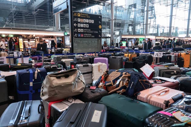 September 29, 2026, Bangkok, Bangkok, Thailand: More than 3,000 passenger bags from 52 Thai Airways International flights are piled up at Suvarnabhumi Airport after severe flooding across Bangkok left ground staff unable to reach work, forcing scores of travelers to wait overnight, in Bangkok, Thailand, September 29, 2026. Bangkok Thailand - ZUMAp219 20260929_zip_p219_020 Copyright: xNattaphonxPhanphongsanonx