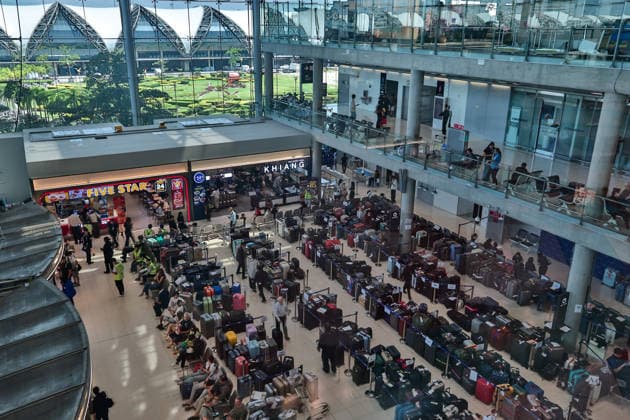 September 29, 2026, Bangkok, Bangkok, Thailand: More than 3,000 passenger bags from 52 Thai Airways International flights are piled up at Suvarnabhumi Airport after severe flooding across Bangkok left ground staff unable to reach work, forcing scores of travelers to wait overnight, in Bangkok, Thailand, September 29, 2026. Bangkok Thailand - ZUMAp219 20260929_zip_p219_015 Copyright: xNattaphonxPhanphongsanonx