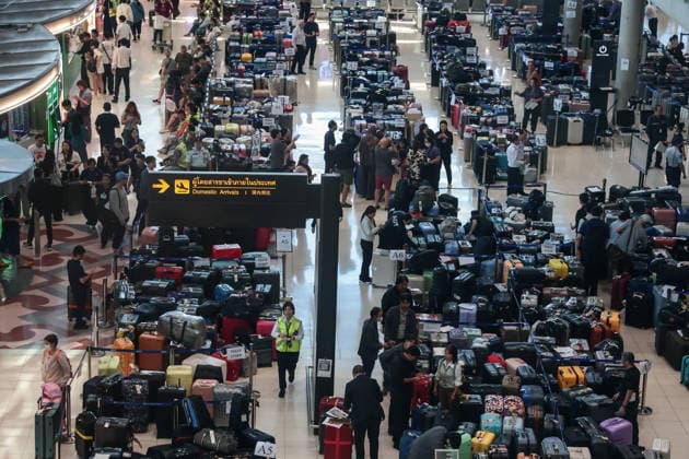 September 29, 2026, Bangkok, Bangkok, Thailand: More than 3,000 passenger bags from 52 Thai Airways International flights are piled up at Suvarnabhumi Airport after severe flooding across Bangkok left ground staff unable to reach work, forcing scores of travelers to wait overnight, in Bangkok, Thailand, September 29, 2026. Bangkok Thailand - ZUMAp219 20260929_zip_p219_014 Copyright: xNattaphonxPhanphongsanonx