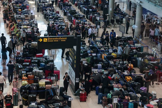 September 29, 2026, Bangkok, Bangkok, Thailand: More than 3,000 passenger bags from 52 Thai Airways International flights are piled up at Suvarnabhumi Airport after severe flooding across Bangkok left ground staff unable to reach work, forcing scores of travelers to wait overnight, in Bangkok, Thailand, September 29, 2026. Bangkok Thailand - ZUMAp219 20260929_zip_p219_013 Copyright: xNattaphonxPhanphongsanonx