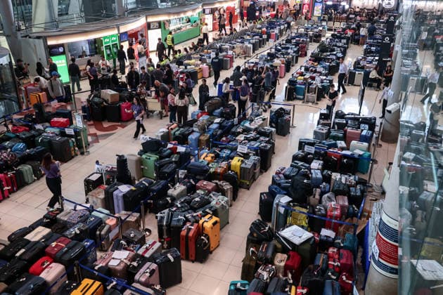 September 29, 2026, Bangkok, Bangkok, Thailand: More than 3,000 passenger bags from 52 Thai Airways International flights are piled up at Suvarnabhumi Airport after severe flooding across Bangkok left ground staff unable to reach work, forcing scores of travelers to wait overnight, in Bangkok, Thailand, September 29, 2026. Bangkok Thailand - ZUMAp219 20260929_zip_p219_010 Copyright: xNattaphonxPhanphongsanonx