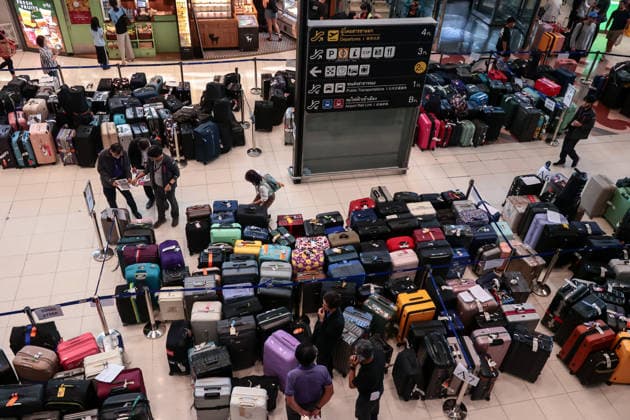 September 29, 2026, Bangkok, Bangkok, Thailand: More than 3,000 passenger bags from 52 Thai Airways International flights are piled up at Suvarnabhumi Airport after severe flooding across Bangkok left ground staff unable to reach work, forcing scores of travelers to wait overnight, in Bangkok, Thailand, September 29, 2026. Bangkok Thailand - ZUMAp219 20260929_zip_p219_009 Copyright: xNattaphonxPhanphongsanonx