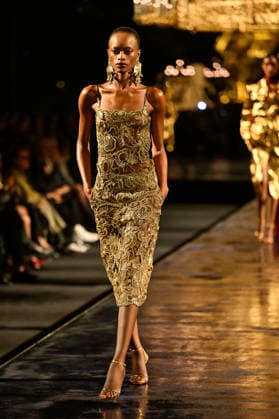 PFW Saint Laurent Runway A model walks the runway at the Saint Laurent show during Paris Fashion Week, in Paris, France on 29 September 2026. Photo by Julien Reynaud APS-Medias ABACAPRESS.COM Paris France  Copyright: xReynaudxJulien APS-Medias ABACAx