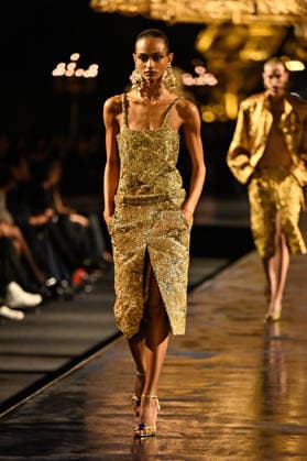 PFW Saint Laurent Runway A model walks the runway at the Saint Laurent show during Paris Fashion Week, in Paris, France on 29 September 2026. Photo by Julien Reynaud APS-Medias ABACAPRESS.COM Paris France  Copyright: xReynaudxJulien APS-Medias ABACAx
