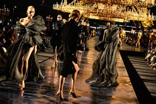 PFW Saint Laurent Runway A model walks the runway at the Saint Laurent show during Paris Fashion Week, in Paris, France on 29 September 2026. Photo by Julien Reynaud APS-Medias ABACAPRESS.COM Paris France  Copyright: xReynaudxJulien APS-Medias ABACAx