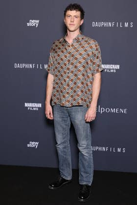 Melpomene Premiere - Paris Finnegan Oldfield attend Melpomene Premiere held at Elysées Biarritz, in Paris, France, September 29, 2026. Photo by Jerome Domine ABACAPRESS.COM Paris France  Copyright: xDominexJerome ABACAx