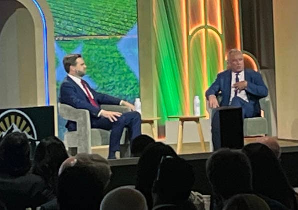 September 29, 2026: Vice President JD Vance, left, and Health and Human Services Secretary Robert F. Kennedy Jr. at a fireside chat at the second annual Make America Healthy Again Summit Tuesday, Sept. 29, 2026, in Washington, D.C. - ZUMAm67_ 20260929_zaf_m67_001 Copyright: xJonathanxM.xPittsx