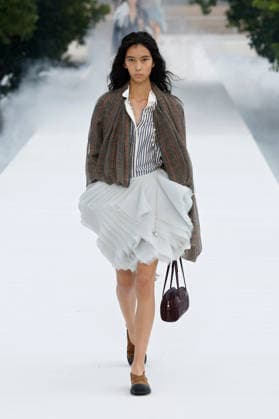 (260930) -- PARIS, Sept. 30, 2026 -- A model presents a creation from the womenswear Spring Summer 2027 collections by Dior during the Paris Fashion Week, in Paris, France, on Sept. 29, 2026. ( Handout via Xinhua) FRANCE-PARIS-FASHION WEEK-DIOR MeetEurope 