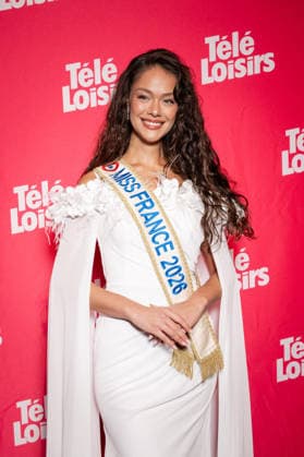 Tele Loisirs Awards - Paris Miss France 2026 Hinaupoko Deveze attends a photocall at the Tele Loisirs Awards 2026 at the Casino de Paris in Paris, France, on September 29, 2026. Photo by Alexis Jumeau ABACAPRESS.COM Paris France  Copyright: xJumeauxAlexis ABACAx